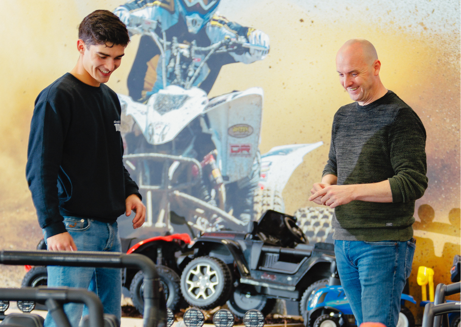 Elektrische Kinderauto’s & Rijdend Speelgoed | Vrooomy